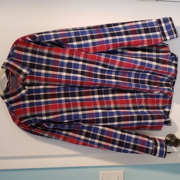 Izod Other - IZOD Plaid Button Down Long Sleeve Shirt